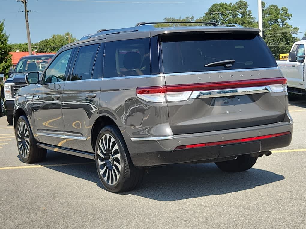 2022 Lincoln Navigator Black Label photo 3