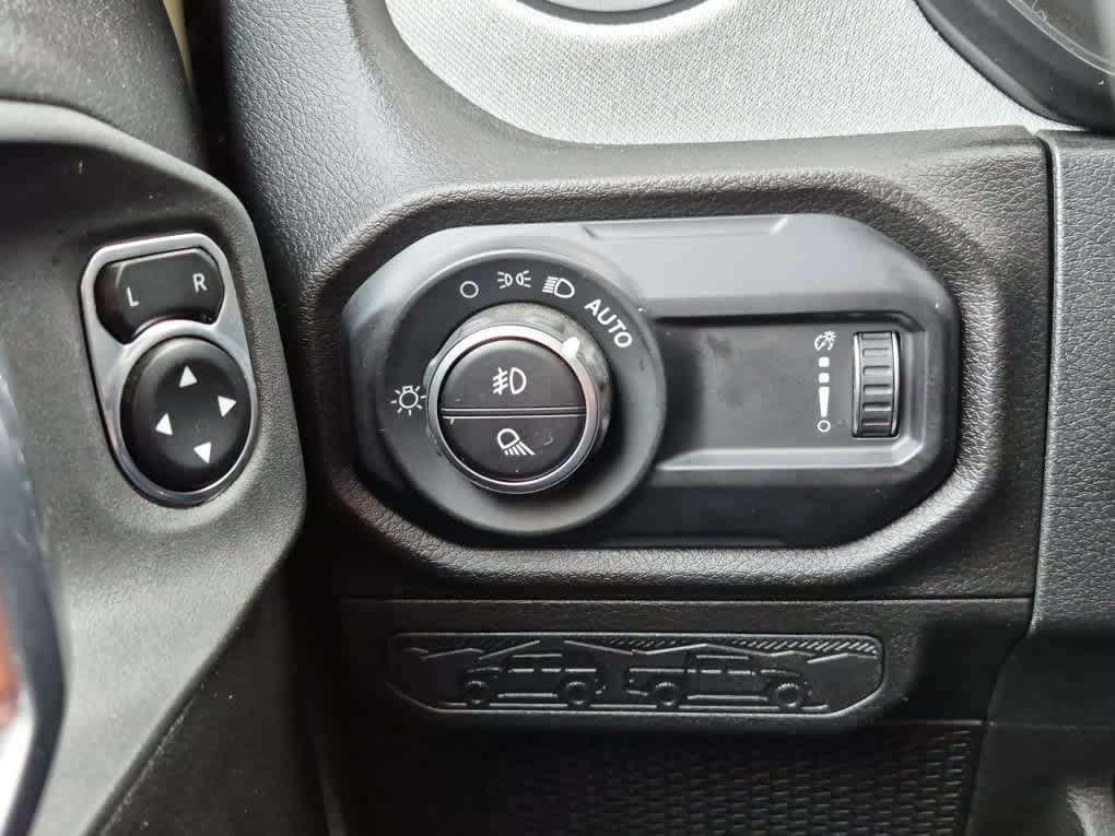 2025 Jeep Gladiator Willys - Photo 17