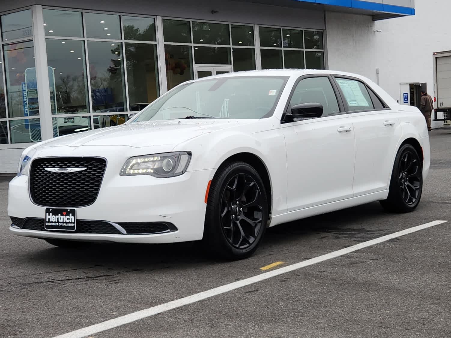 2019 Chrysler 300 Touring's photo