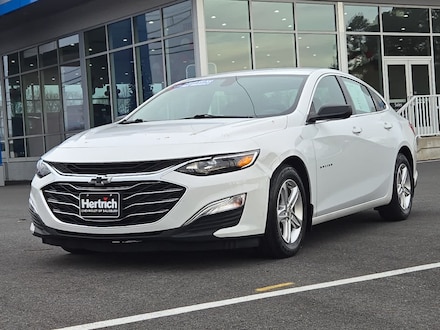 2022 Chevrolet Malibu LS Car