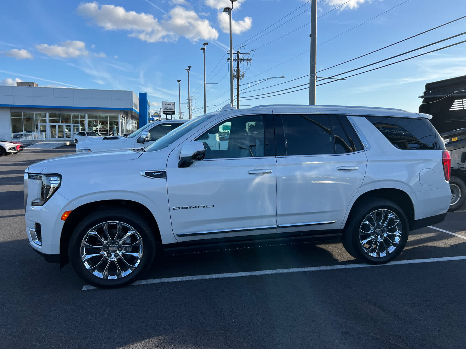 2023 Gmc Yukon Denali photo 2
