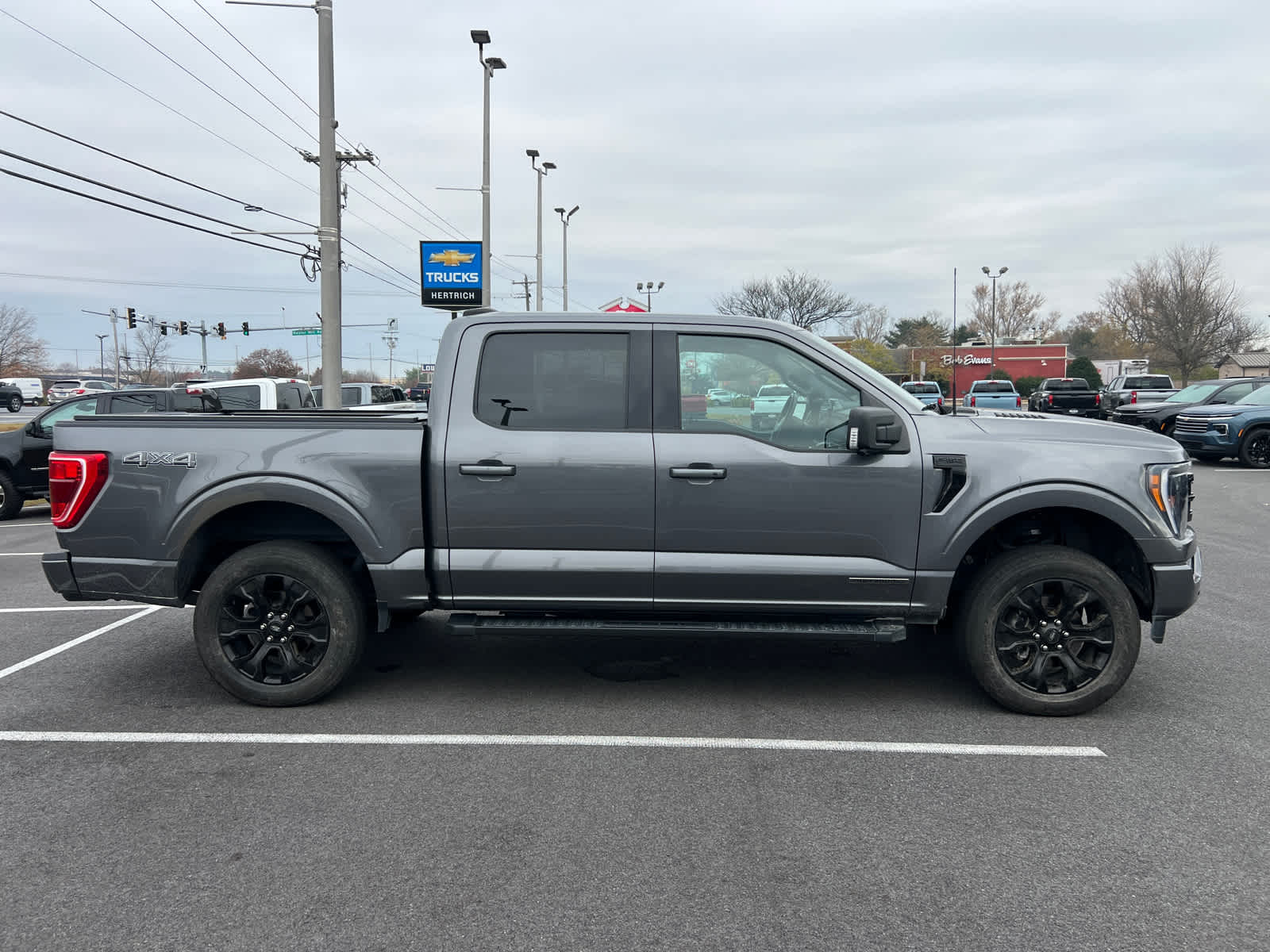 2023 Ford F-150 XLT photo 2
