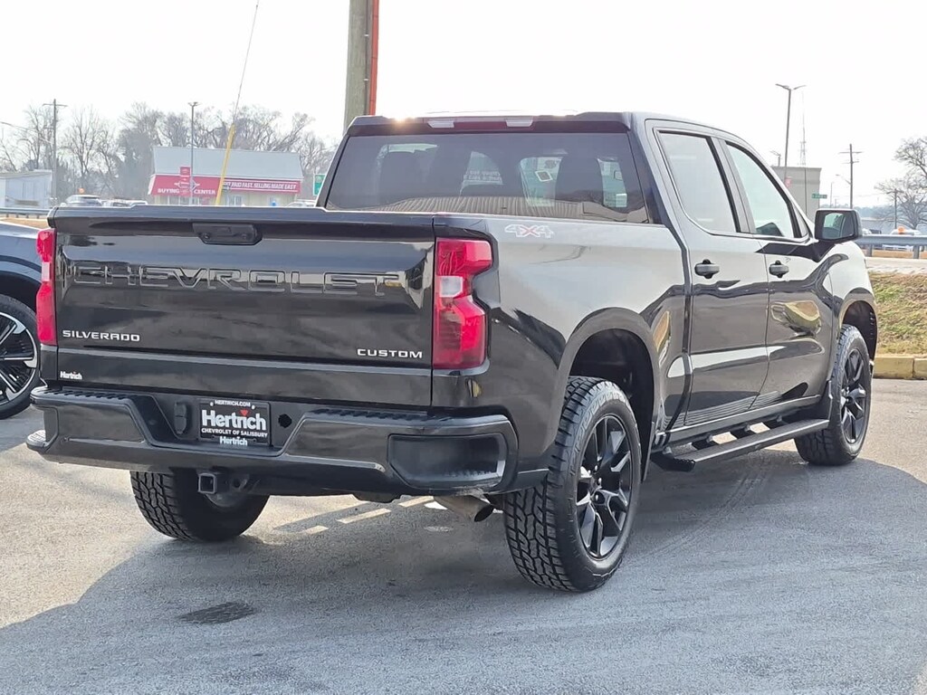 Used 2022 Chevrolet Silverado 1500 Custom 4WD Crew Cab 147 Truck Crew Cab