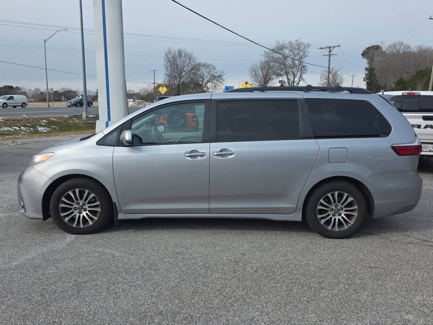 2018 Toyota Sienna XLE