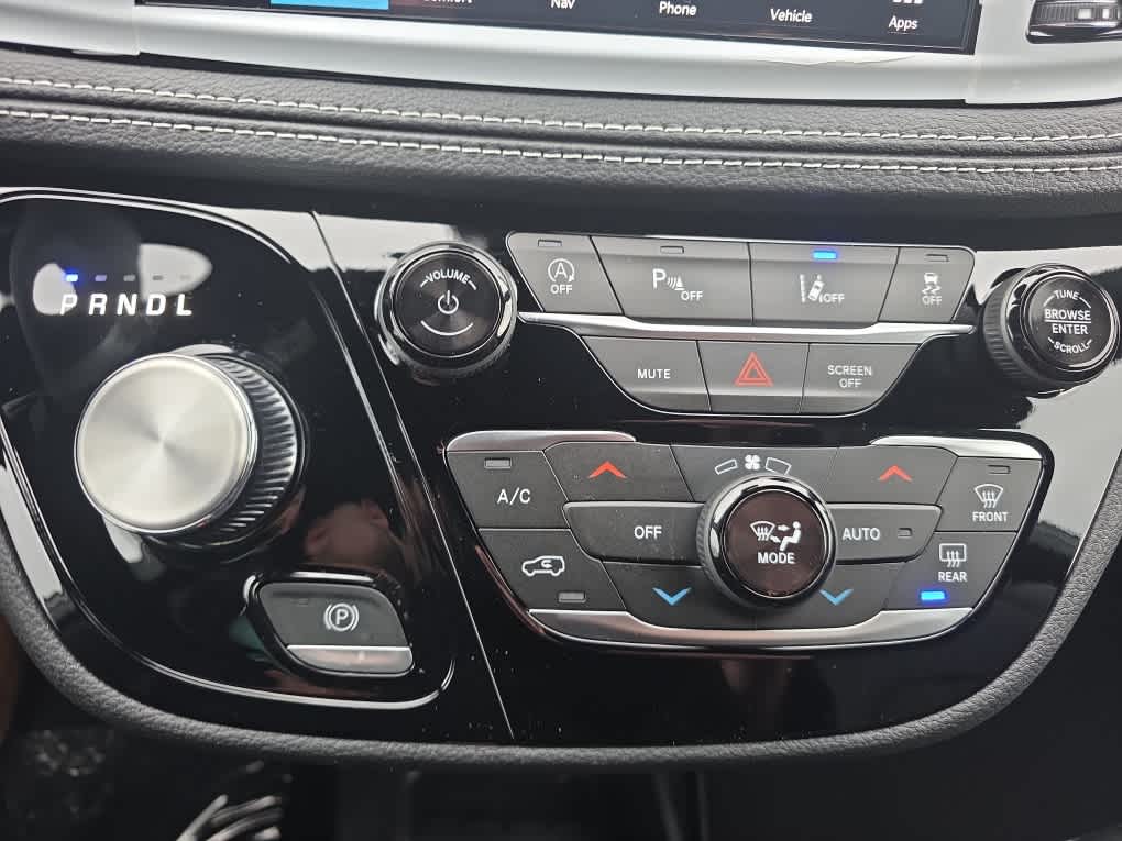 2026 Chrysler Pacifica Select - Photo 17