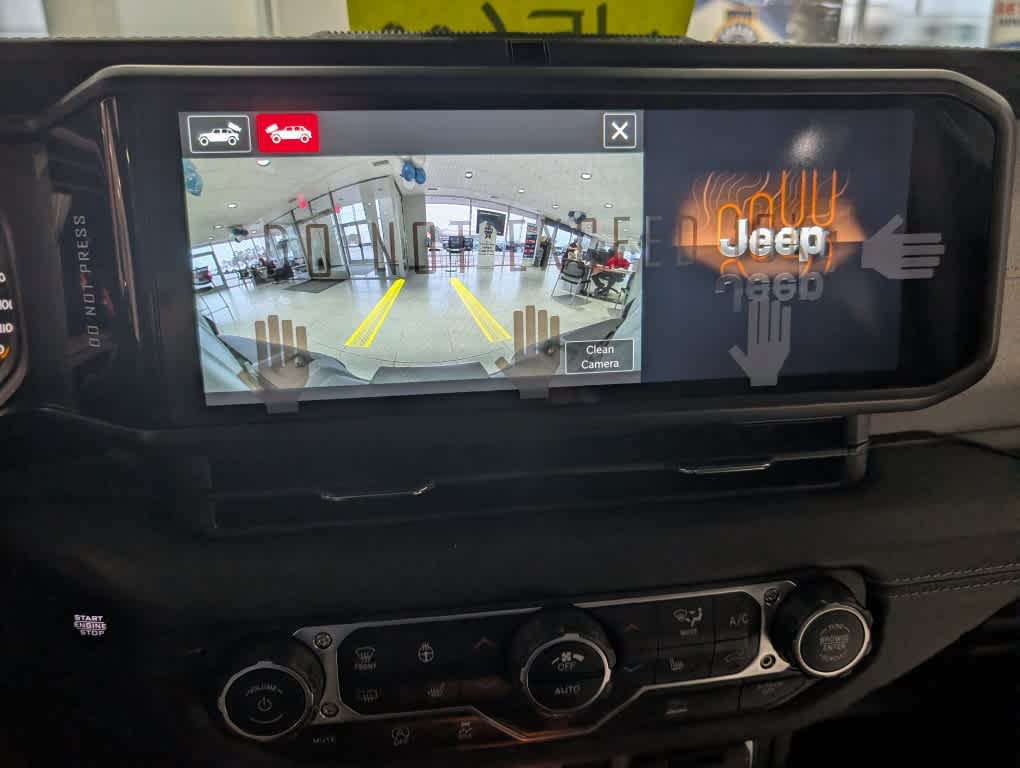 2025 Jeep Wrangler 4-Door Sahara - Photo 32