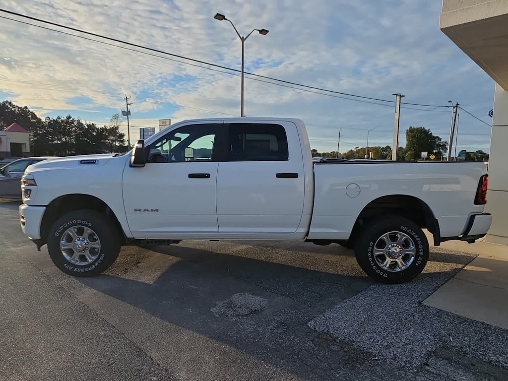 New 2026 Ram 2500 BIG HORN CREW CAB 4X4 6'4 BOX Pickup