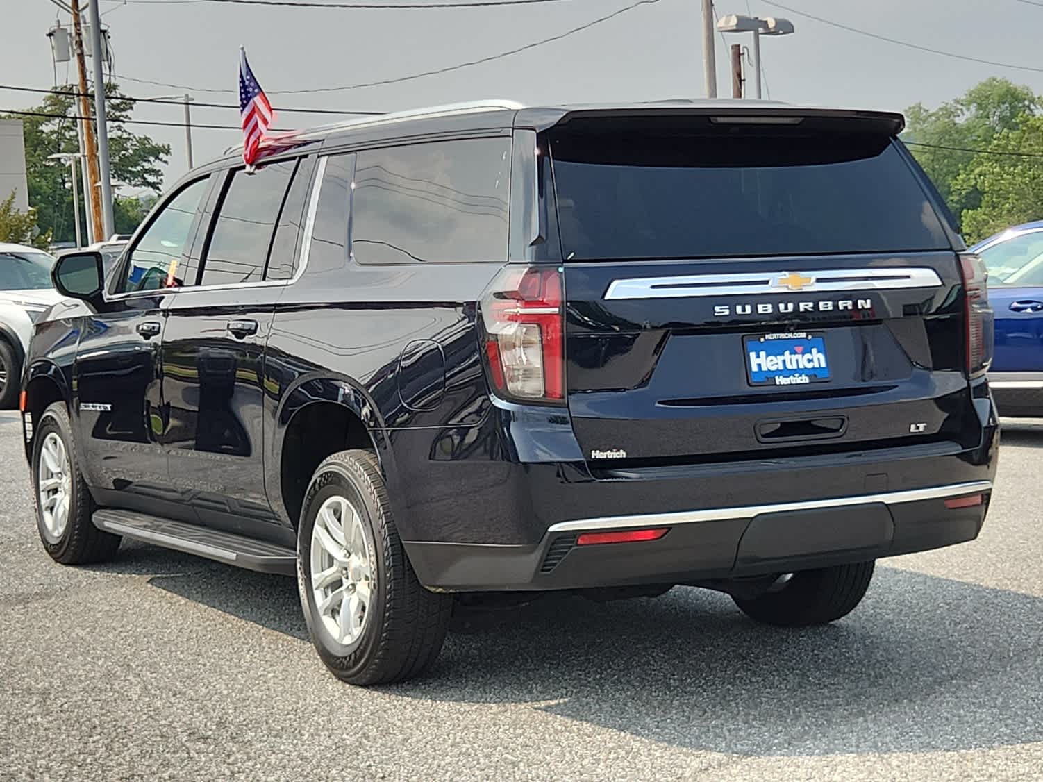 2023 Chevrolet Suburban LT photo 4