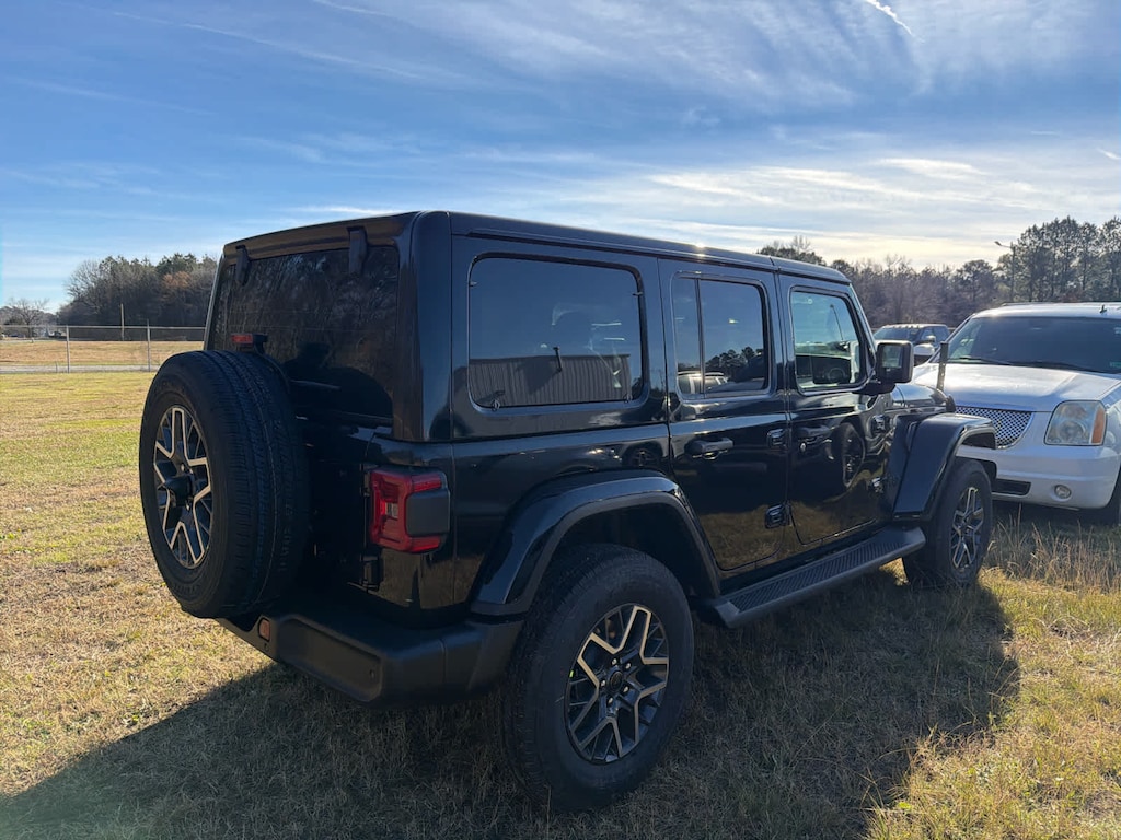 New 2026 Jeep Wrangler 4-DOOR SAHARA Sport Utility