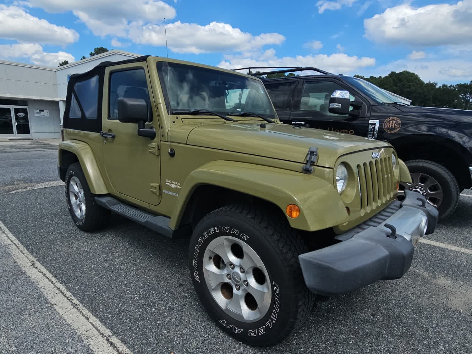 2013 Jeep Wrangler Sahara photo 3