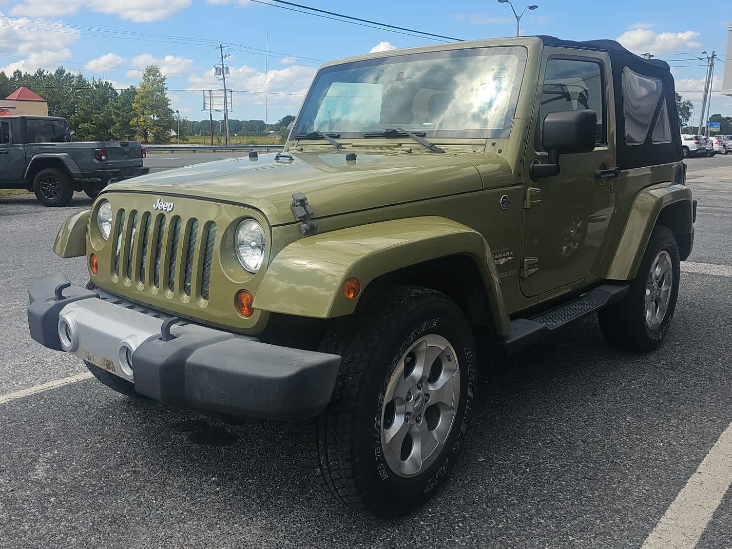 2013 Jeep Wrangler Sahara photo 2