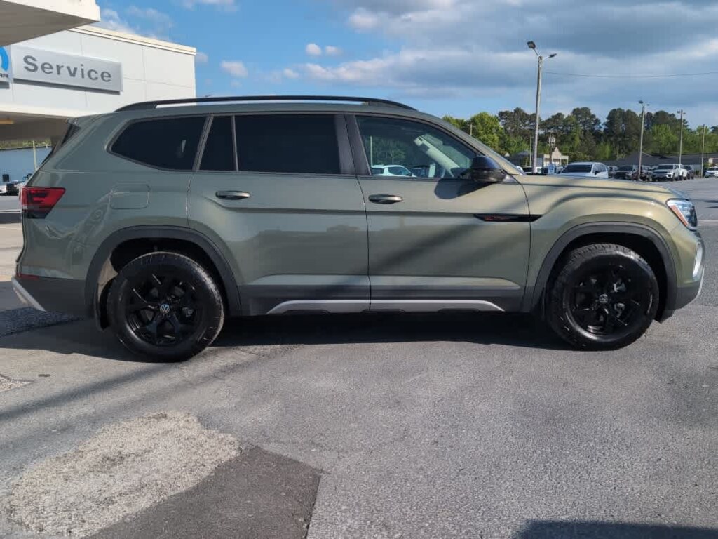 Used 2024 Volkswagen Atlas 2.0T Peak Edition SE w/Technology SUV