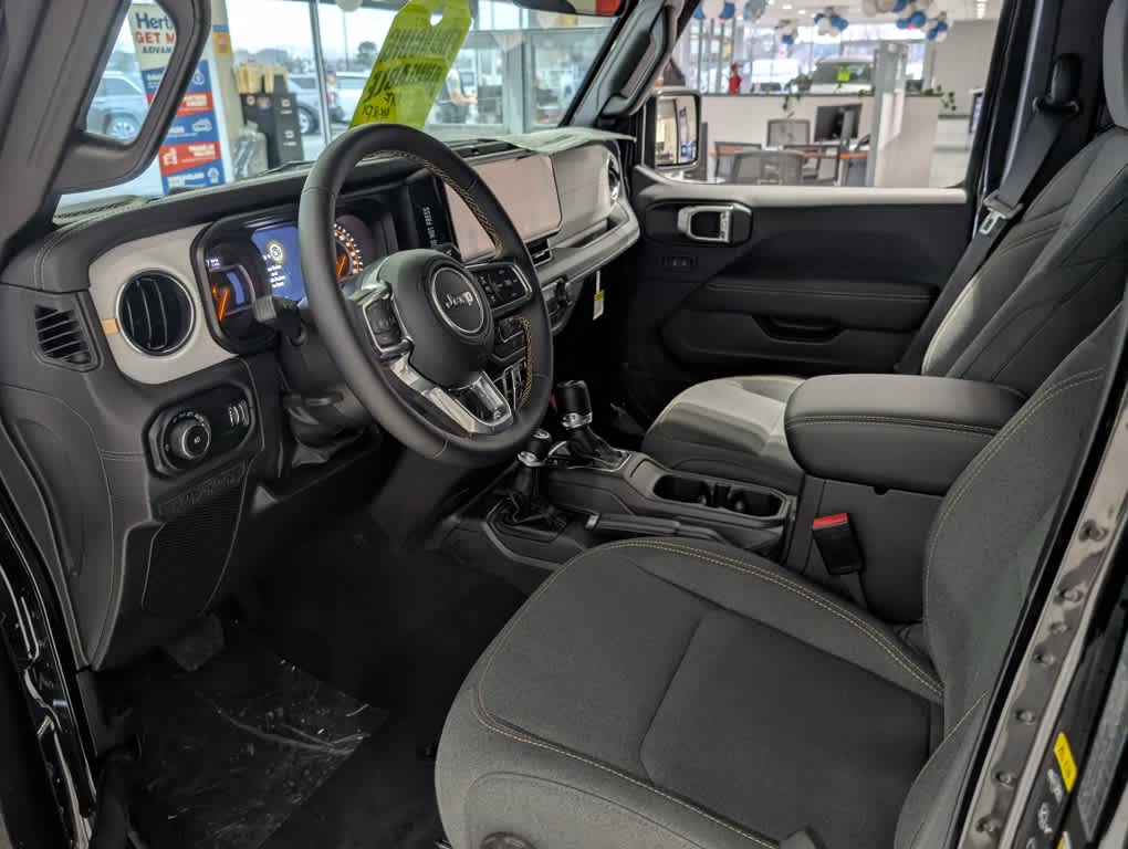 2025 Jeep Wrangler 4-Door Sahara - Photo 28
