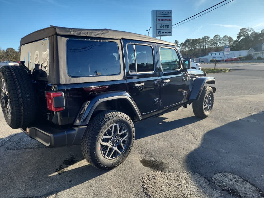 2025 Jeep Wrangler 4-Door Sahara - Photo 23