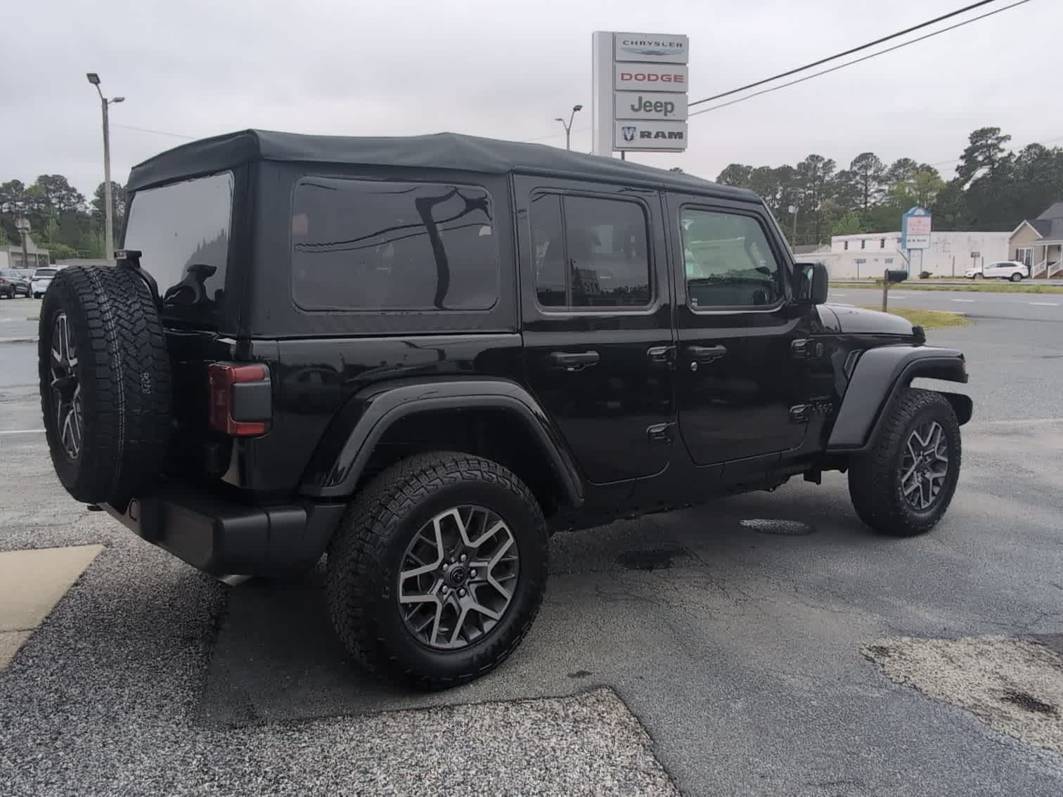 2025 Jeep Wrangler 4-Door Sahara - Photo 8