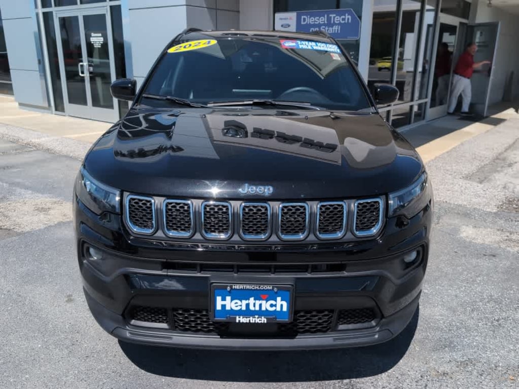 Used 2024 Jeep Compass Latitude SUV