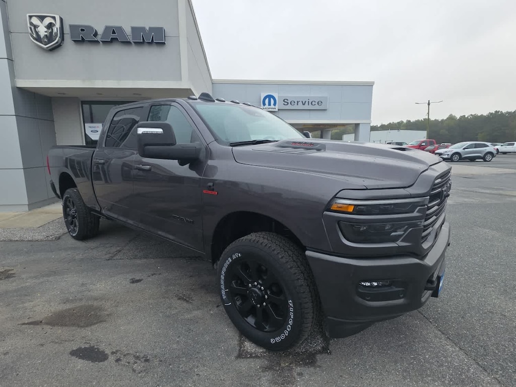 New 2025 Ram 2500 LARAMIE CREW CAB 4X4 6'4 BOX Pickup