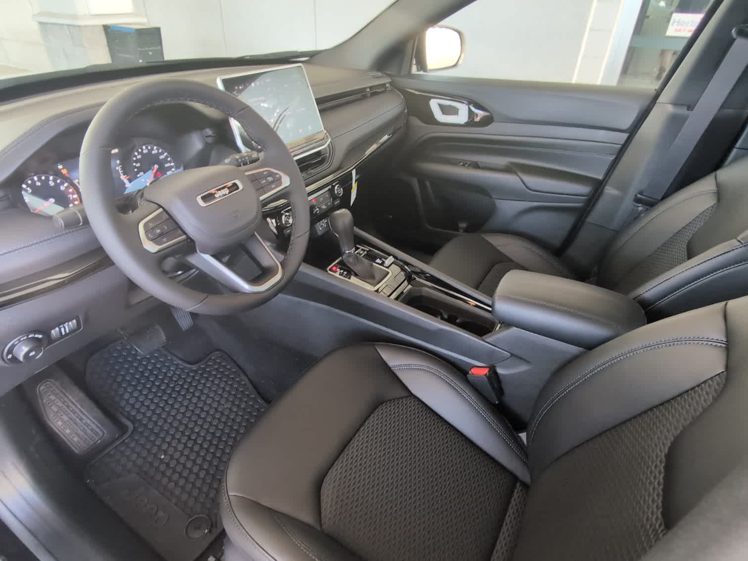 2026 Jeep Compass Latitude Altitude - Photo 15