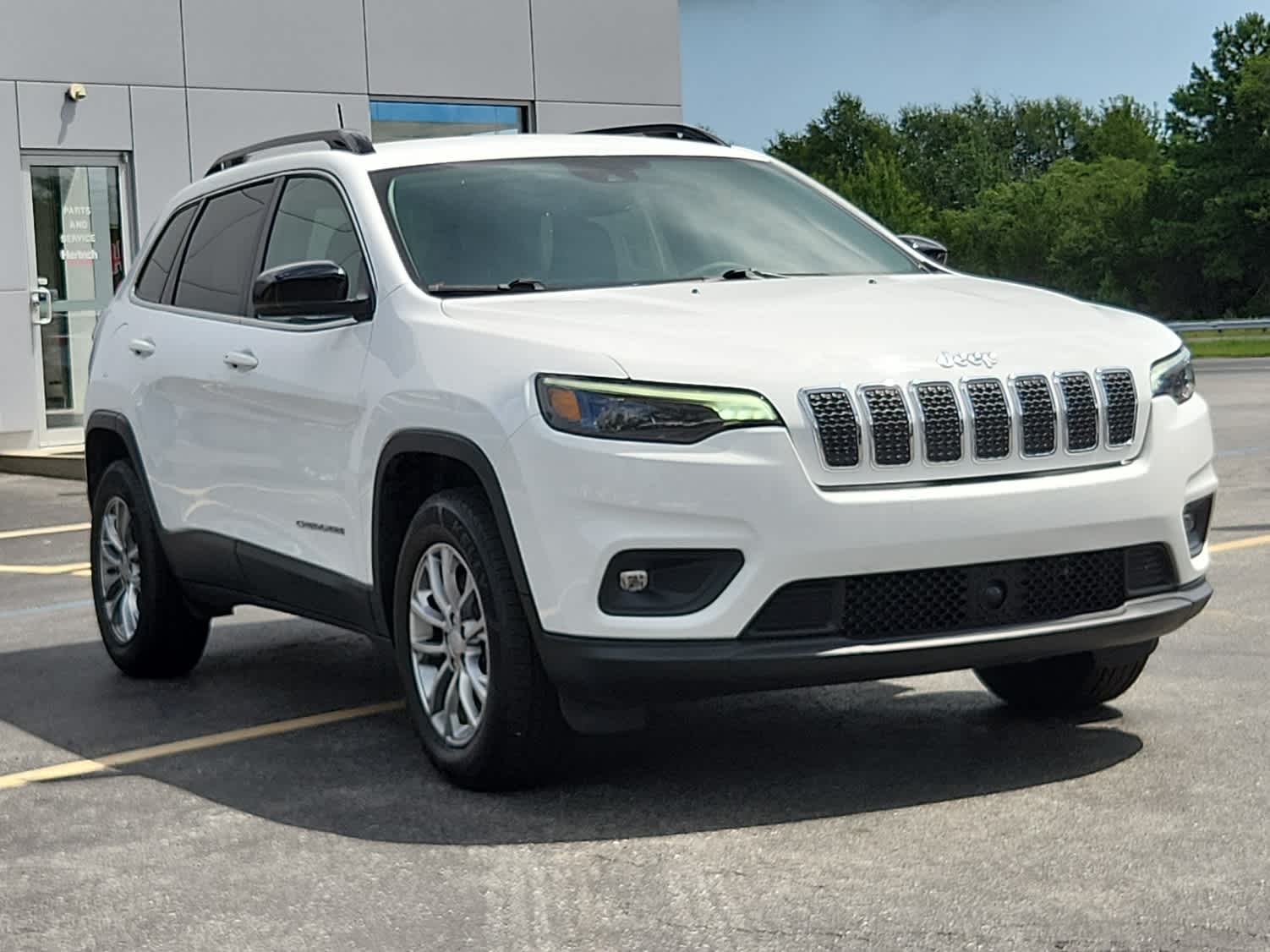 2022 Jeep Cherokee Latitude Lux photo 2