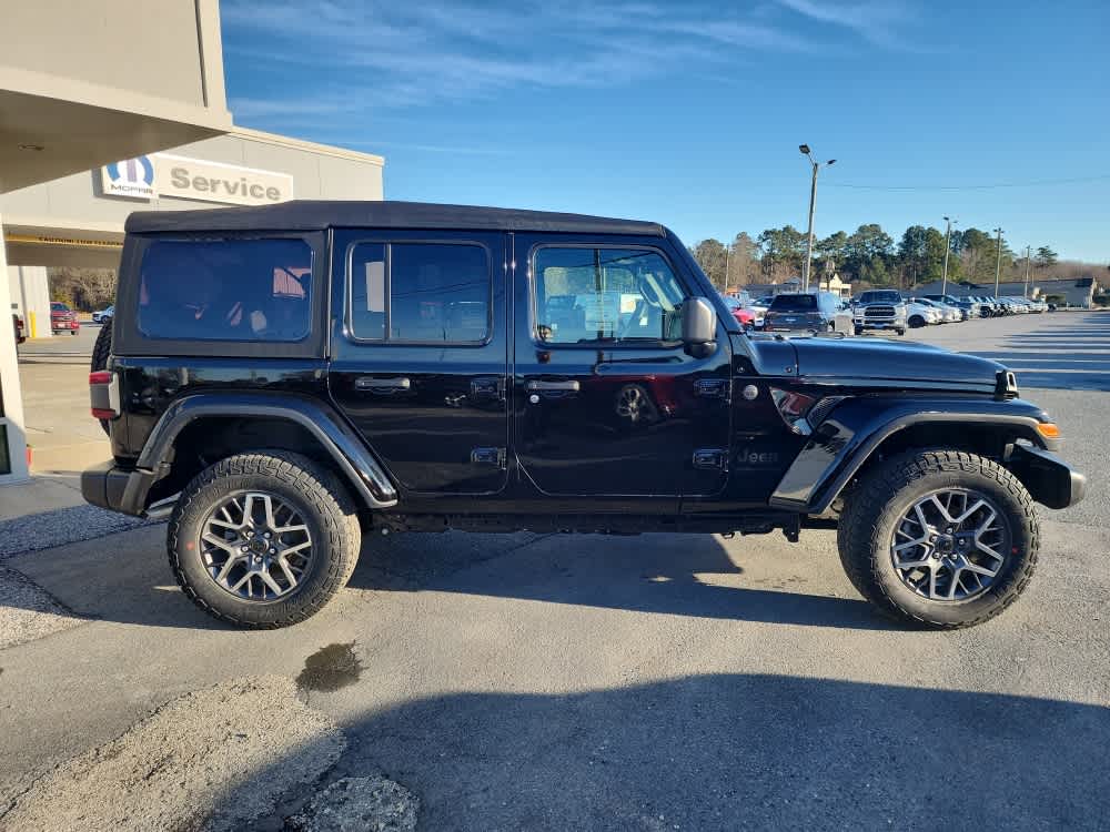 2025 Jeep Wrangler 4-Door Sahara - Photo 13