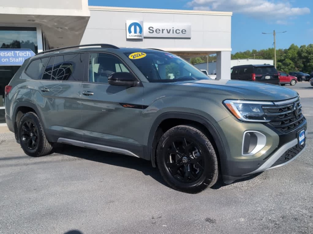 Used 2024 Volkswagen Atlas 2.0T Peak Edition SE w/Technology SUV