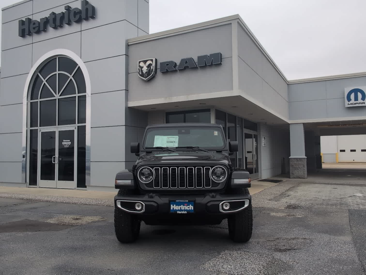 2025 Jeep Wrangler 4-Door Sahara - Photo 11