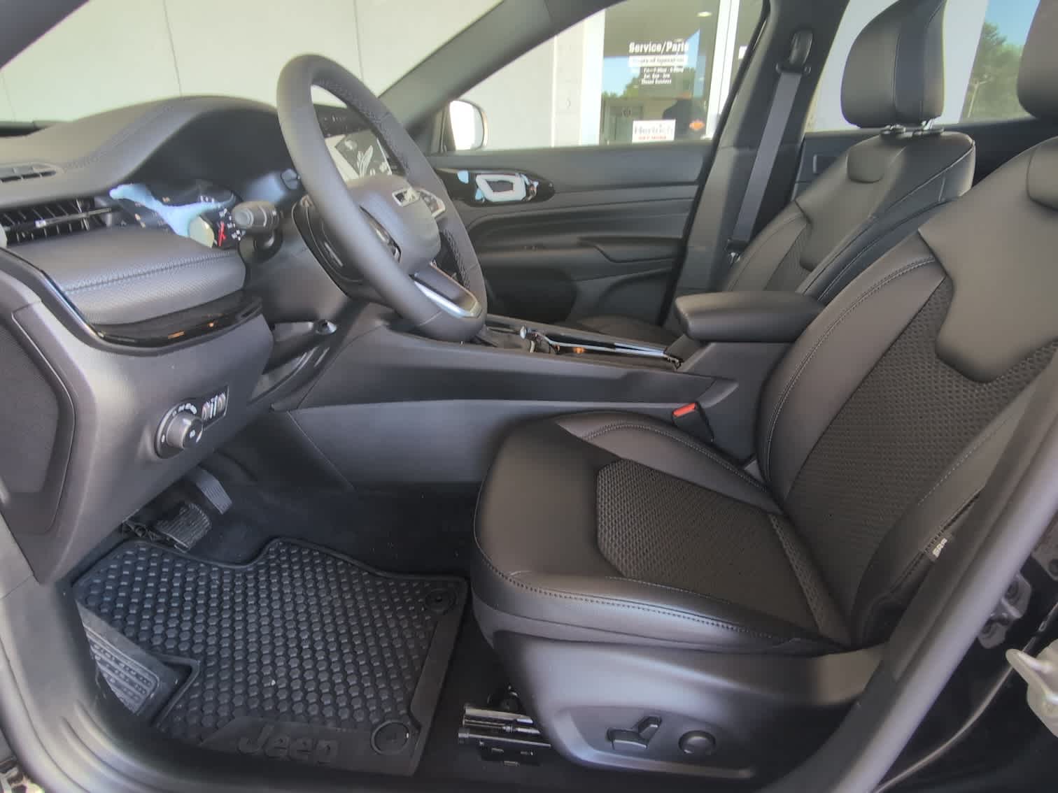 2026 Jeep Compass Latitude Altitude - Photo 14