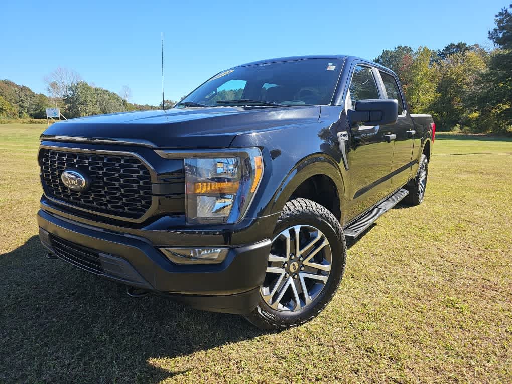 2023 Ford F-150 XL's photo