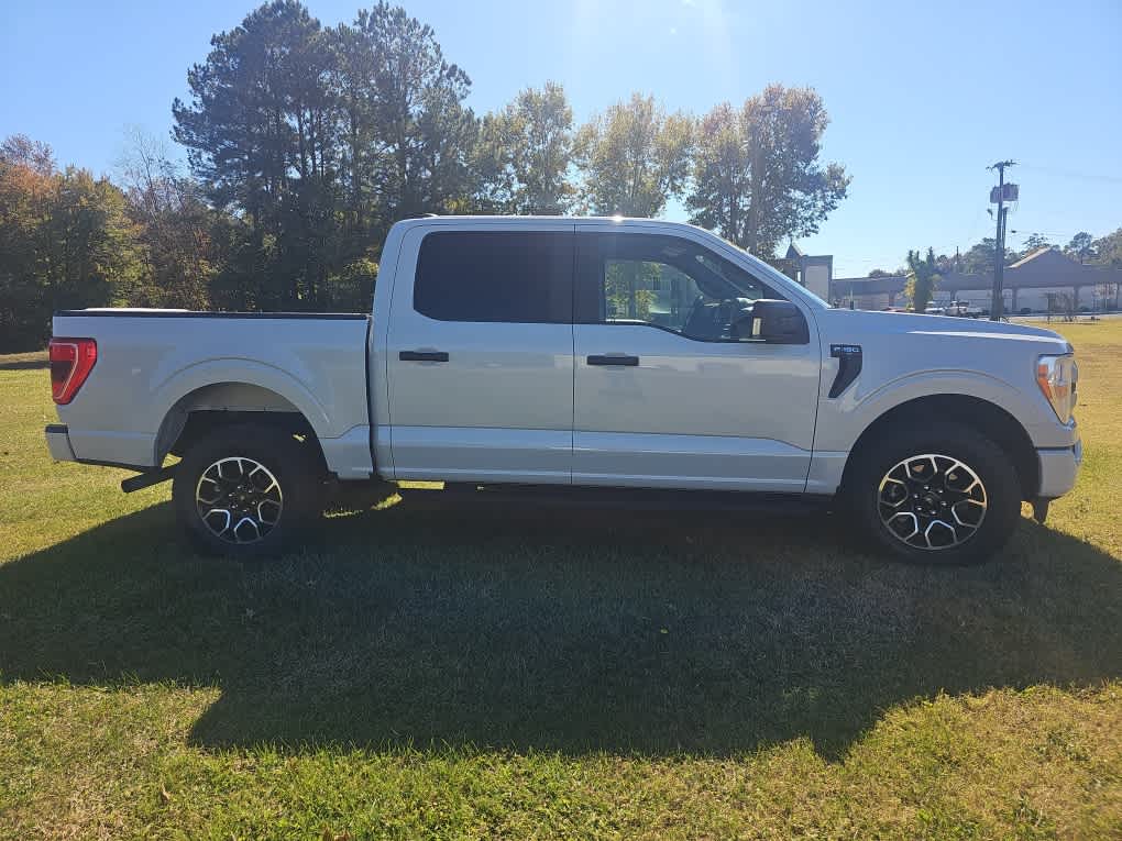 2022 Ford F-150 XL photo 3