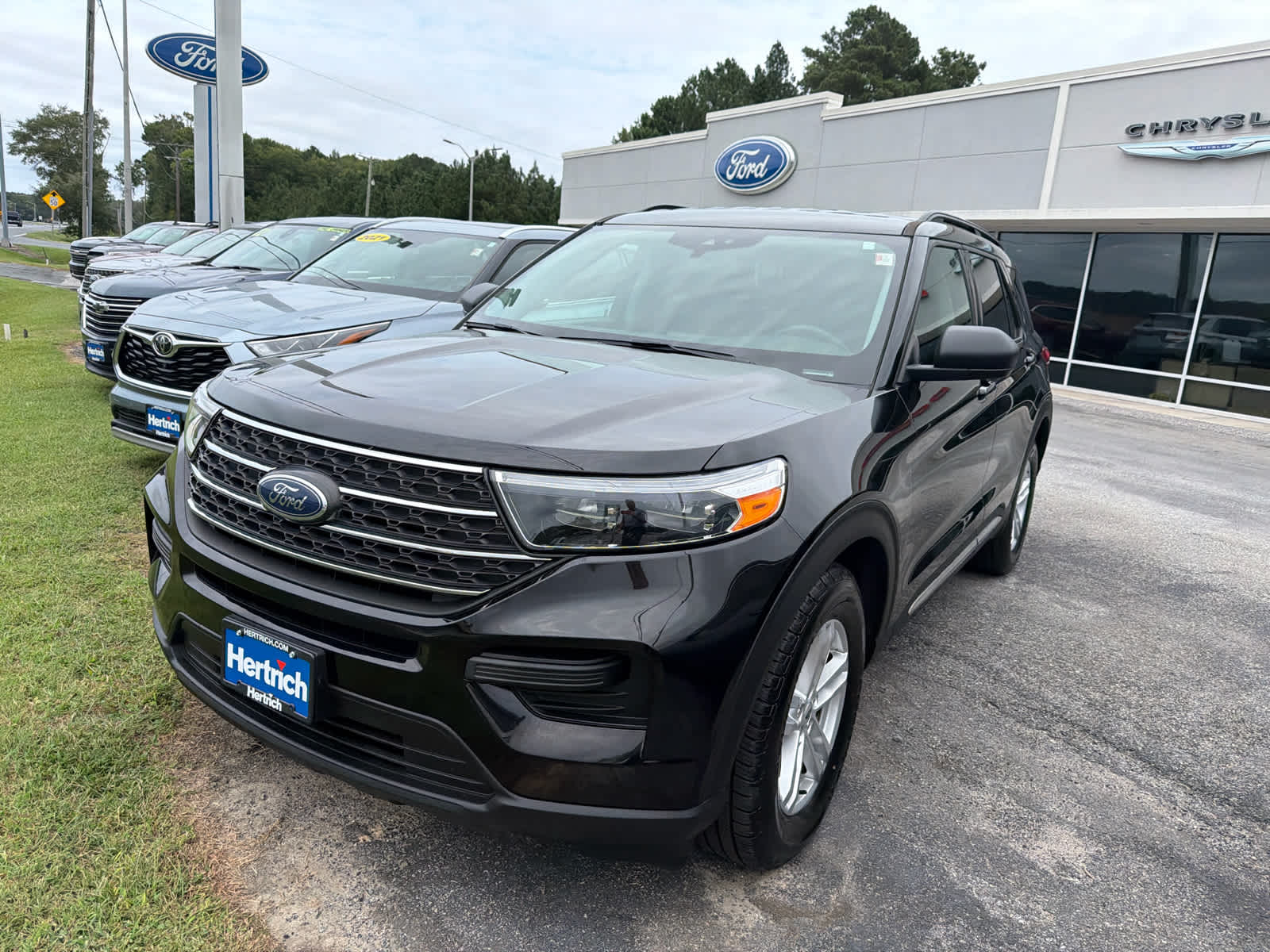 Used 2022 Ford Explorer XLT with VIN 1FMSK7DH9NGA80176 for sale in Pocomoke City, MD