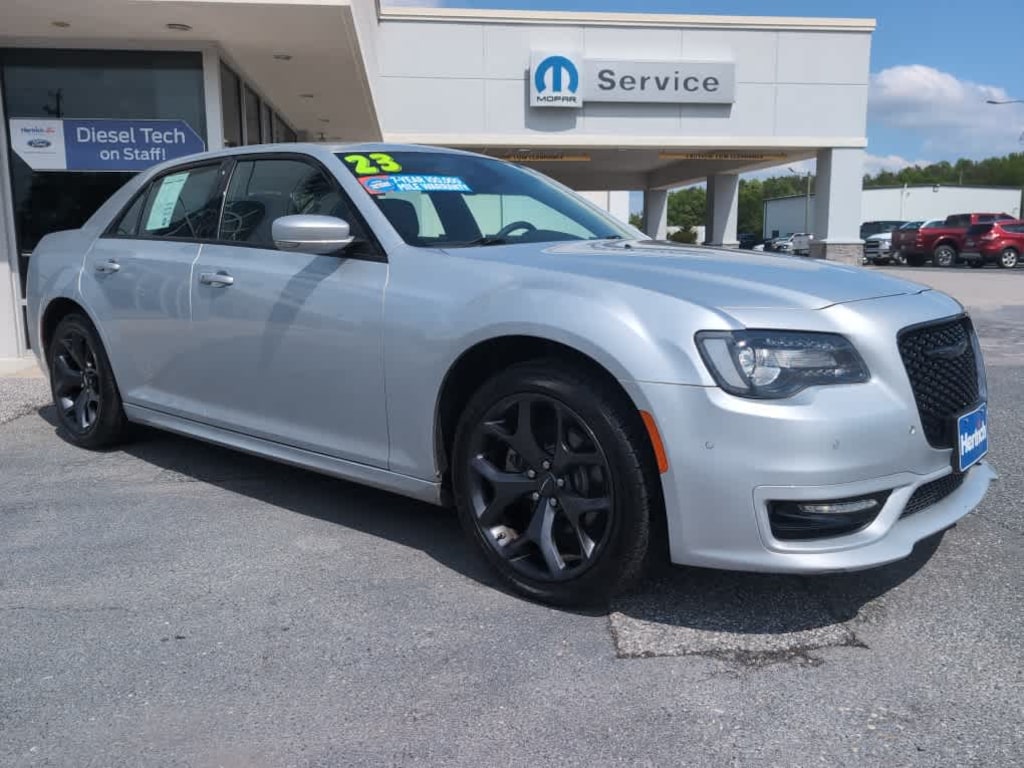Used 2023 Chrysler 300 Touring L Sedan
