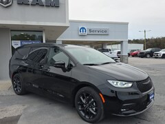 2026 Chrysler Pacifica LIMITED Passenger Van