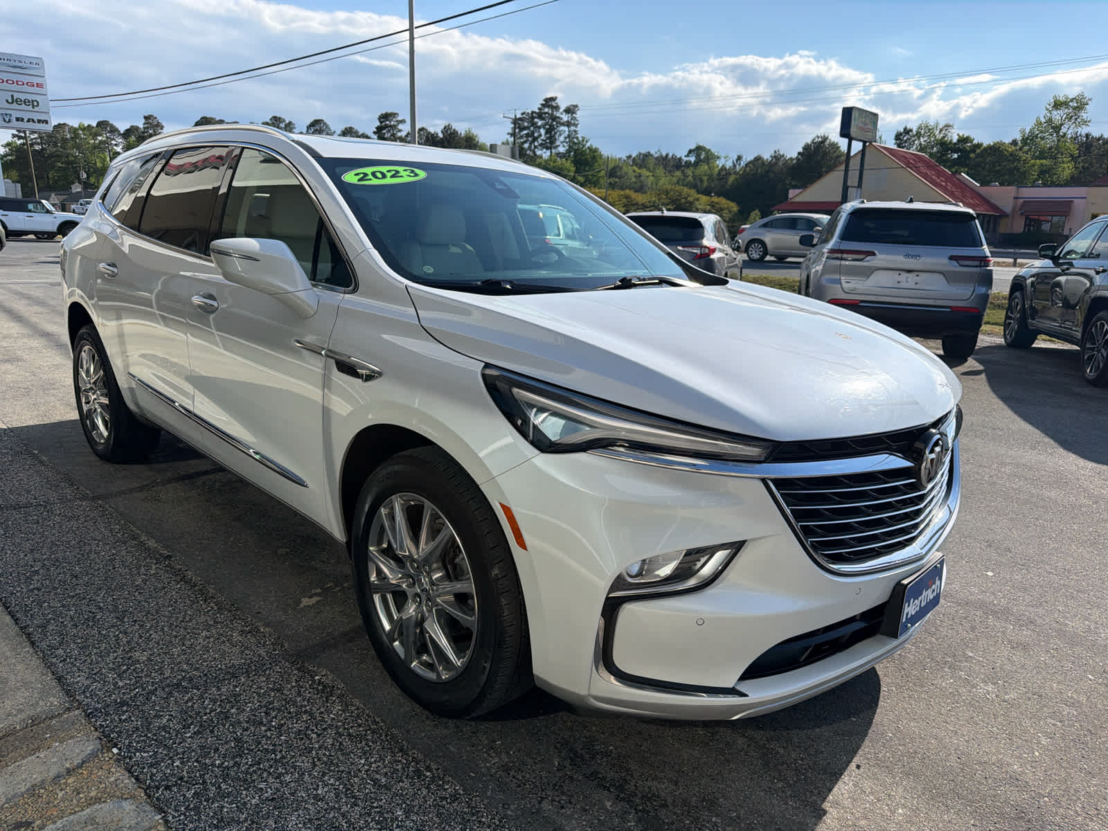 2023 Buick Enclave Essence AWD's photo