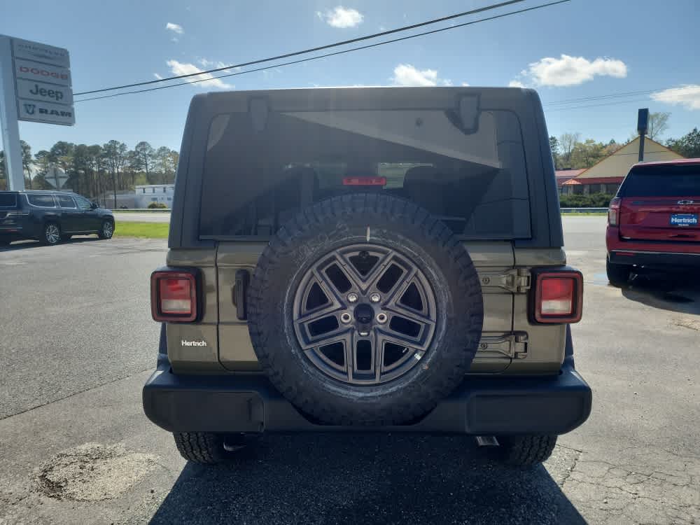 2025 Jeep Wrangler Sport S photo 4