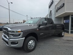 2026 Ram 3500 BIG HORN CREW CAB 4X4 8' BOX Pickup