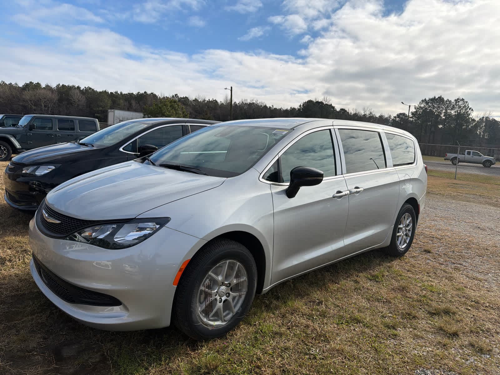 2026 Chrysler Voyager LX's photo