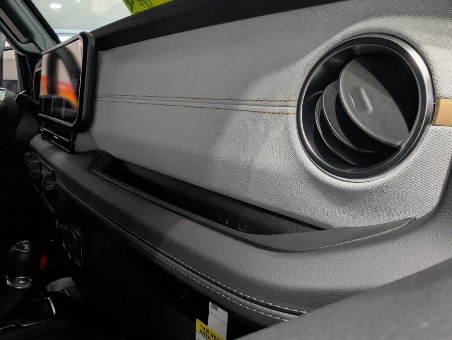 2025 Jeep Wrangler 4-Door Sahara - Photo 35