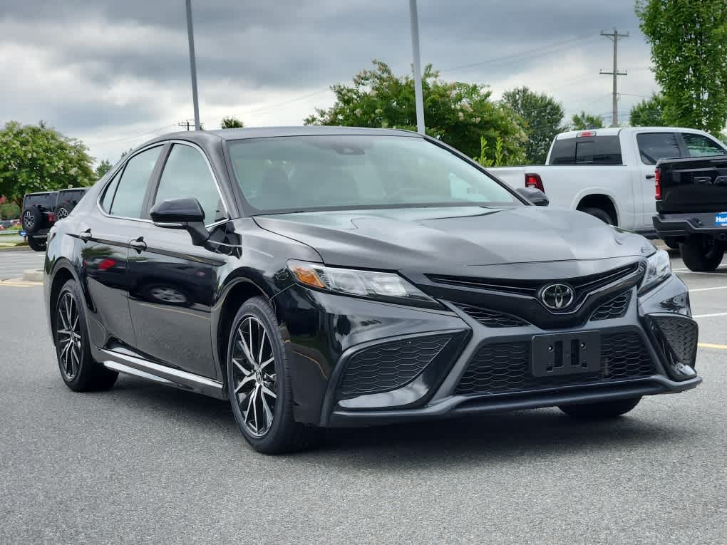 2024 Toyota Camry SE photo 2