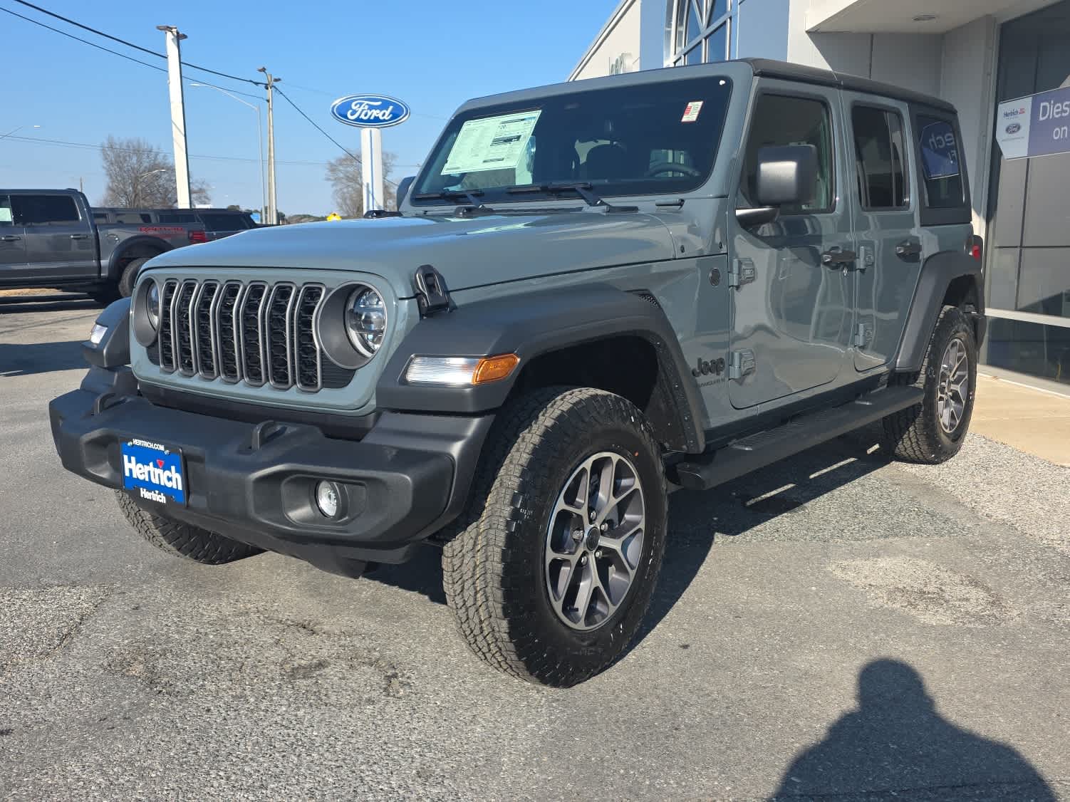 2026 Jeep Wrangler 4-Door Sport S's photo