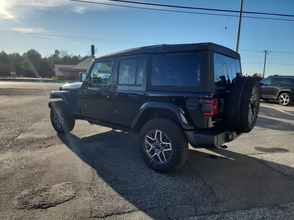 2025 Jeep Wrangler Sahara photo 3