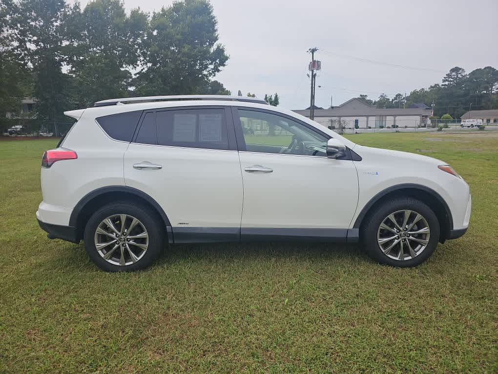 2017 Toyota RAV4 Hybrid Limited photo 4