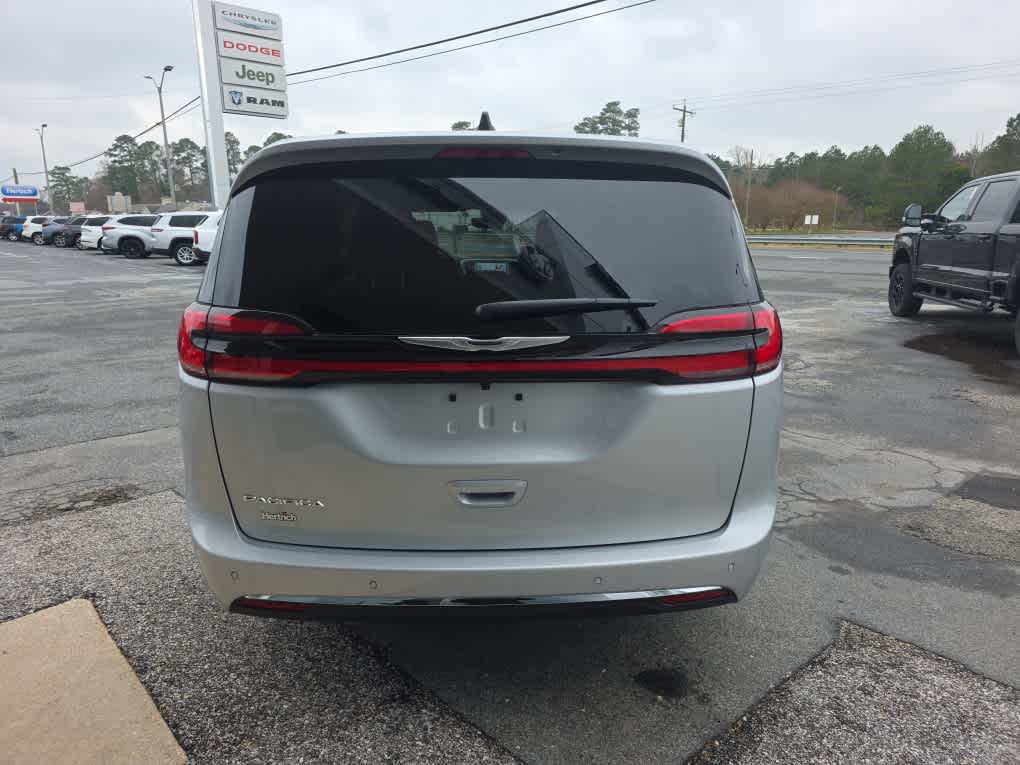 2026 Chrysler Pacifica Select - Photo 6