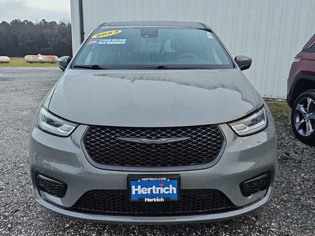 Used 2023 Chrysler Pacifica Plug-In Hybrid Touring L Van Passenger Van