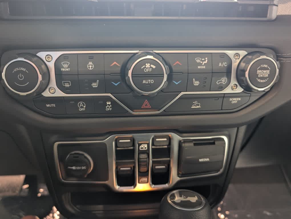 2025 Jeep Wrangler 4-Door Sahara - Photo 37