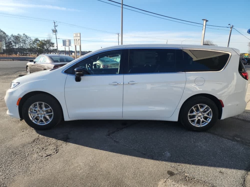 New 2025 Chrysler Pacifica SELECT Passenger Van