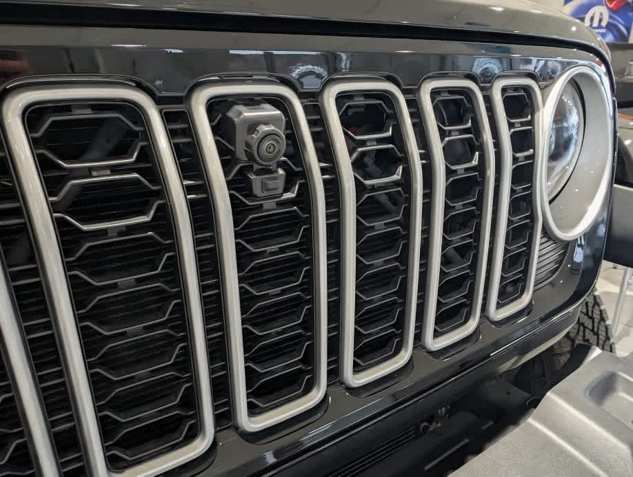 2025 Jeep Wrangler 4-Door Sahara - Photo 38
