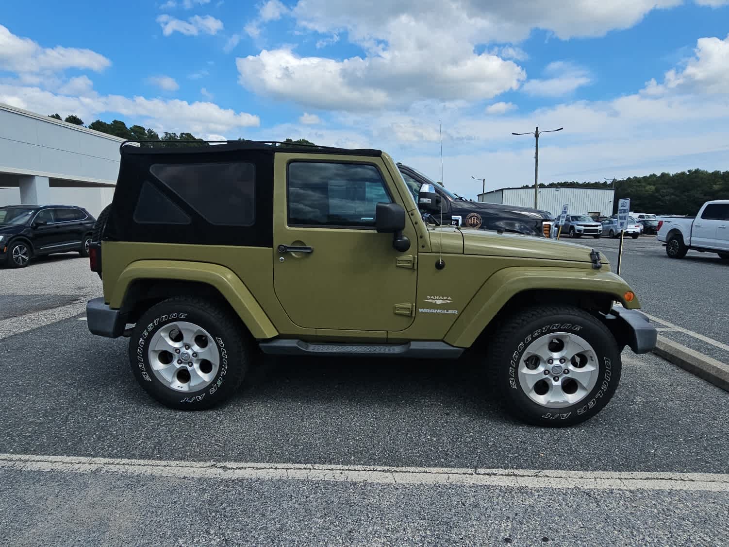 2013 Jeep Wrangler Sahara photo 4