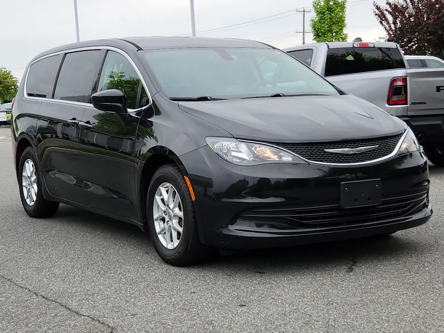 Used 2017 Chrysler Pacifica LX with VIN 2C4RC1CG3HR628455 for sale in Pocomoke City, MD