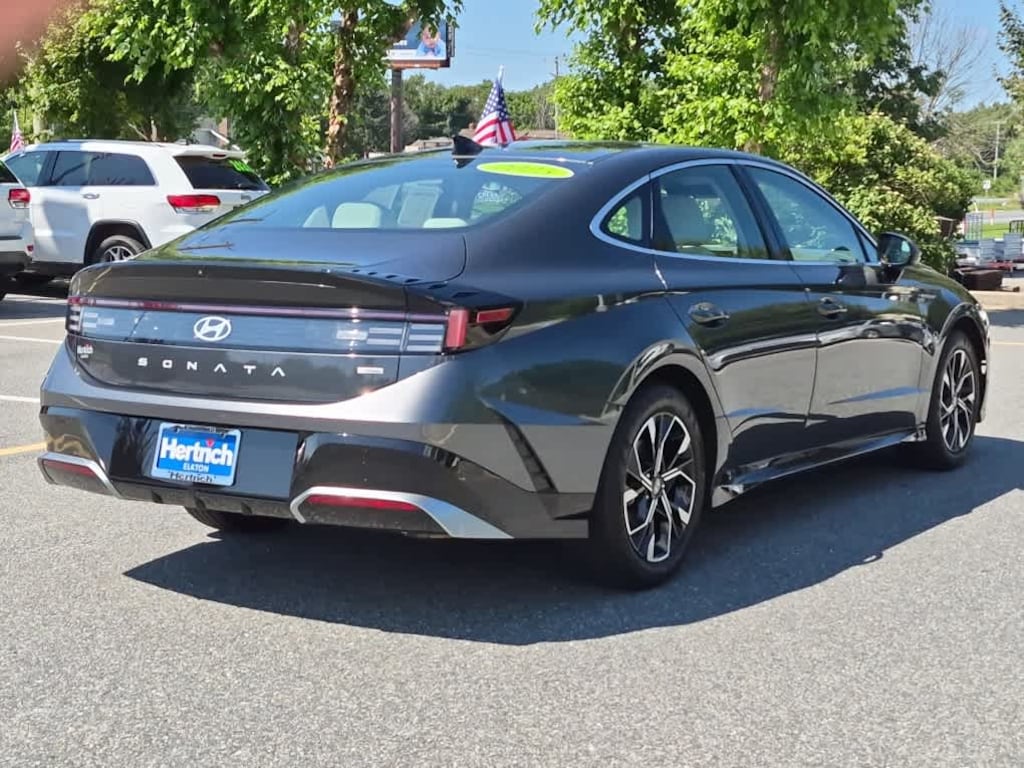 Used 2025 Hyundai Sonata SEL Sedan
