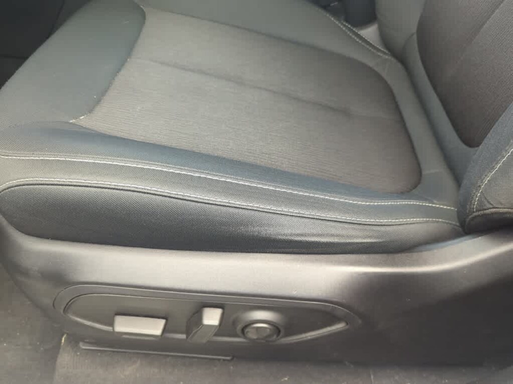 Used 2023 Jeep Grand Cherokee Laredo SUV